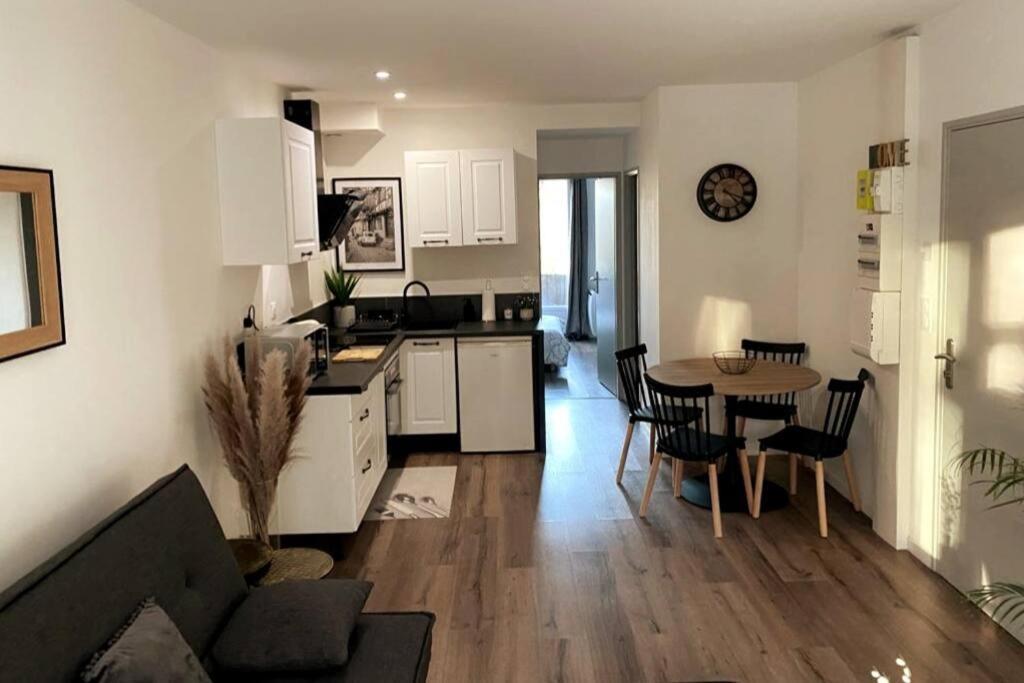Logement A Brive Pres De La Campagne Et Centre-Ville, Avec Parking Prive, Climatisation, Et Double Balcon Prive المظهر الخارجي الصورة